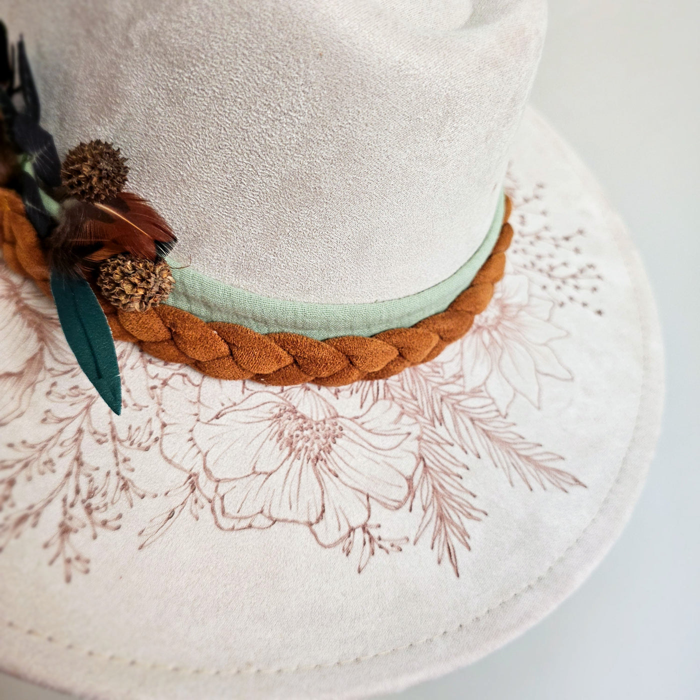 Ivory Garden || Ivory Suede Burned Wide Brim Hat