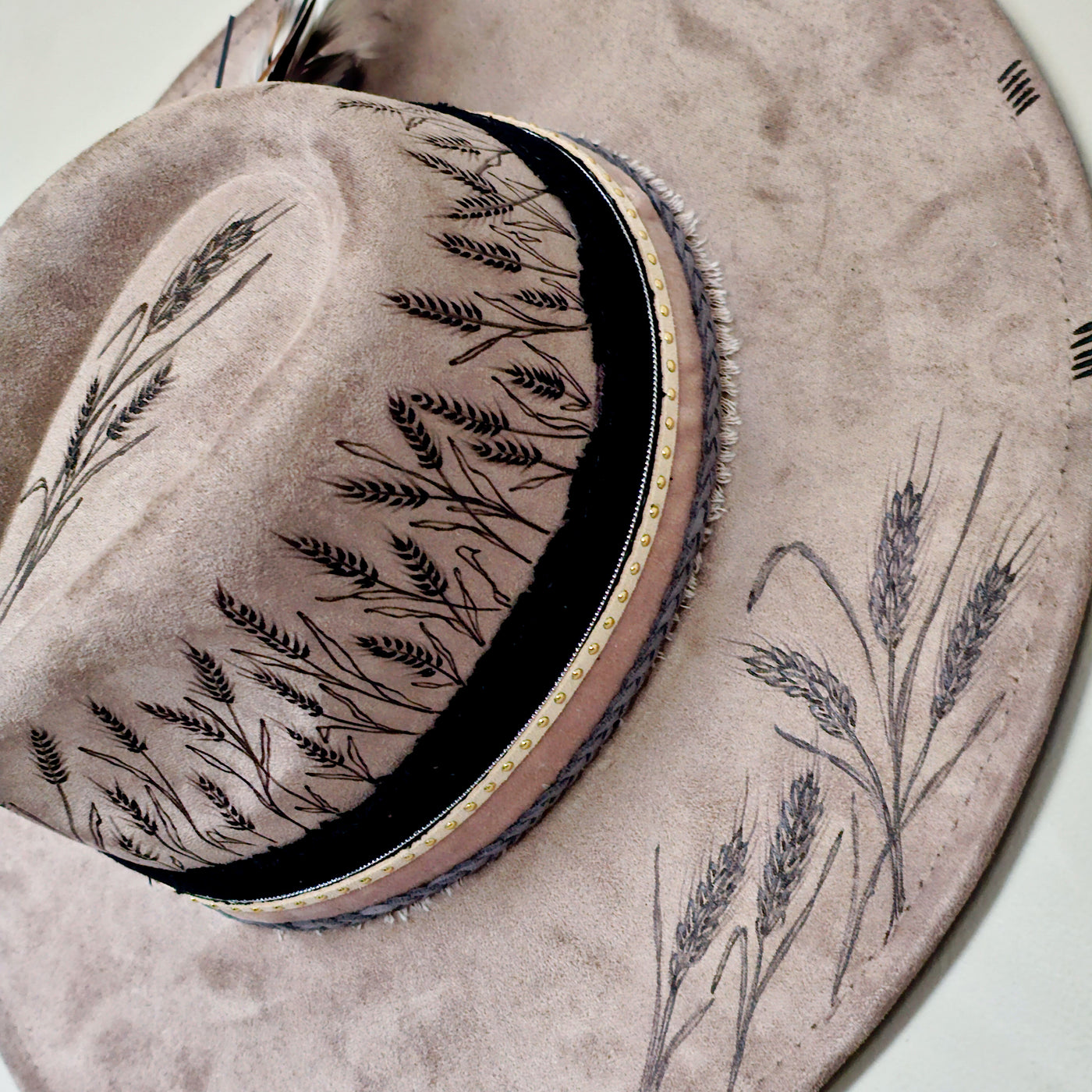 Wheat Country || Taupe Suede Burned Wide Brim Hat