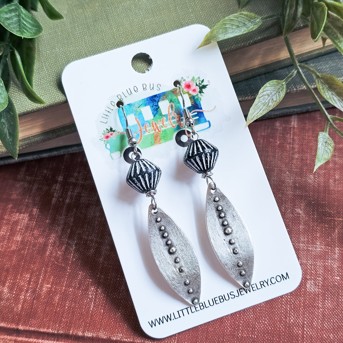 Black and White Czech Glass Bicone + Wavy Silvsr Drop || Earrings