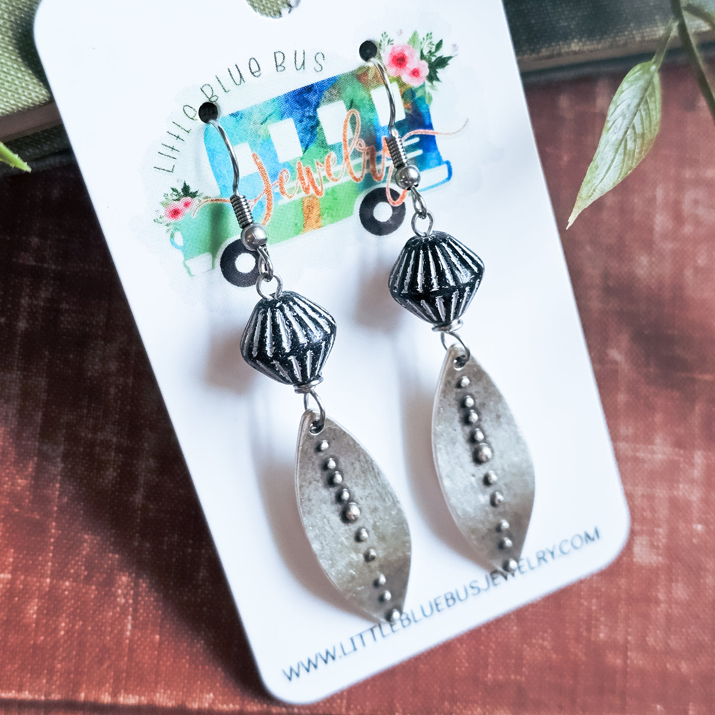 Black and White Czech Glass Bicone + Wavy Silvsr Drop || Earrings