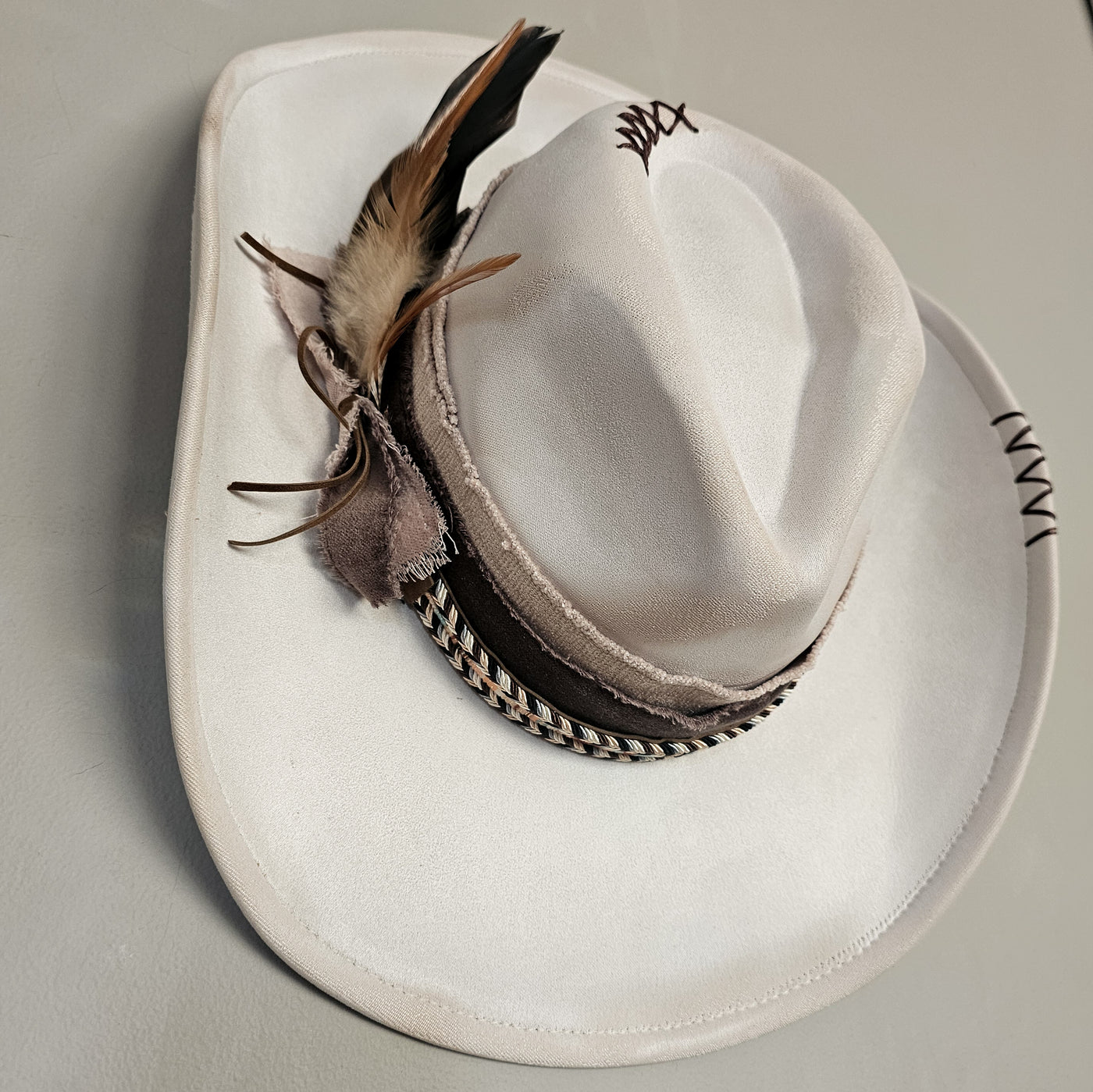 Rodeo || Ivory - Off White Suede Burned Cowboy Style Hat