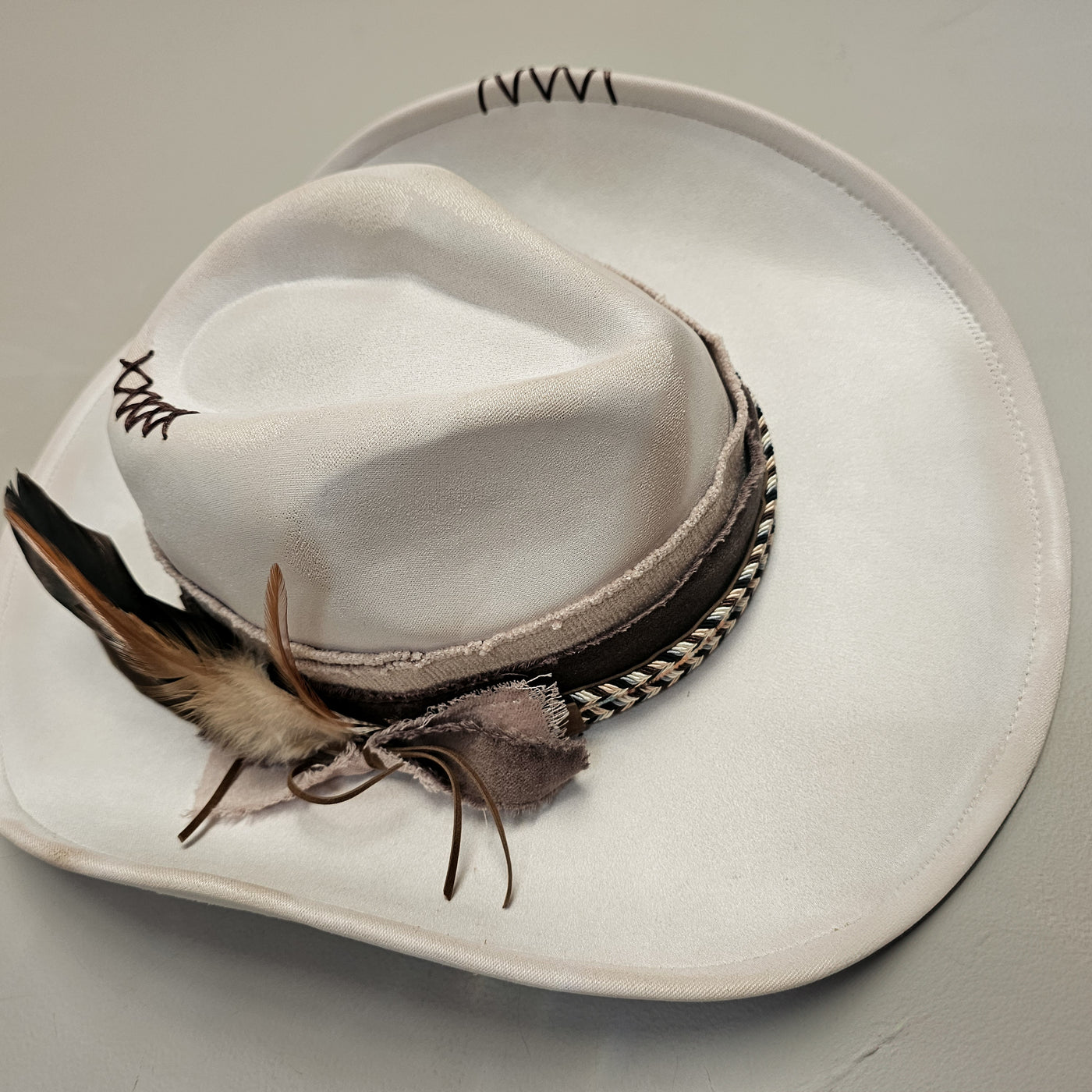Rodeo || Ivory - Off White Suede Burned Cowboy Style Hat