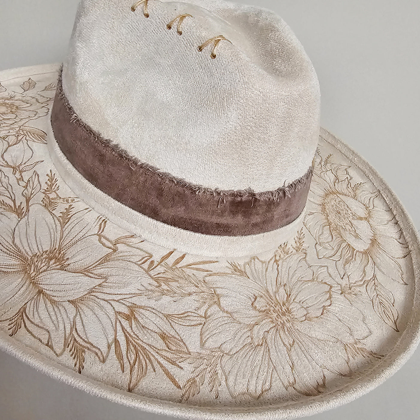 Secret Garden |M| Ivory Suede Burned Wide Stiff Brim/ Pencil Brim Hat
