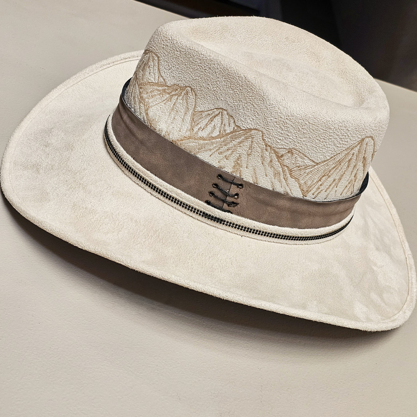 Estes || Medium || Ivory Burned Cowboy Style Hat