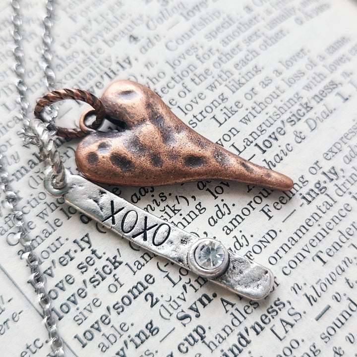rustic-heart-xoxo-crystal-bar-
